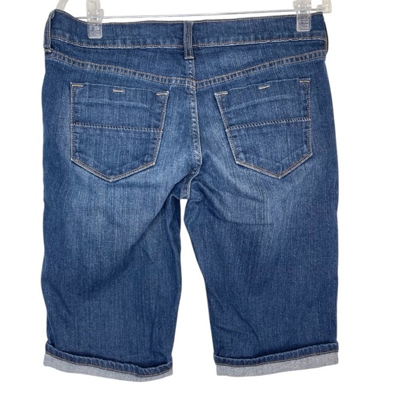 Old Navy Blue Jean Denim Bermuda Shorts with Cuffed Hem Size 4 Summer - Picture 2 of 10